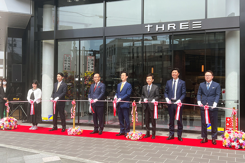 青森市新町一丁目地区優良建築物等整備事業「THREE」