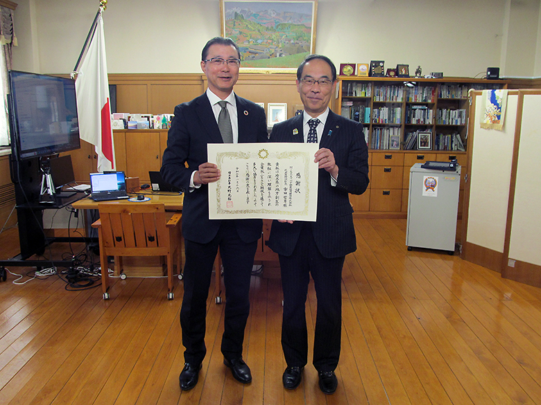Donation to "Barrier-Free Roads" in Saitama Prefecture